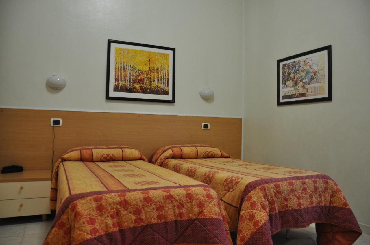 Hotel Villa Robinia Genzano di Roma Εξωτερικό φωτογραφία