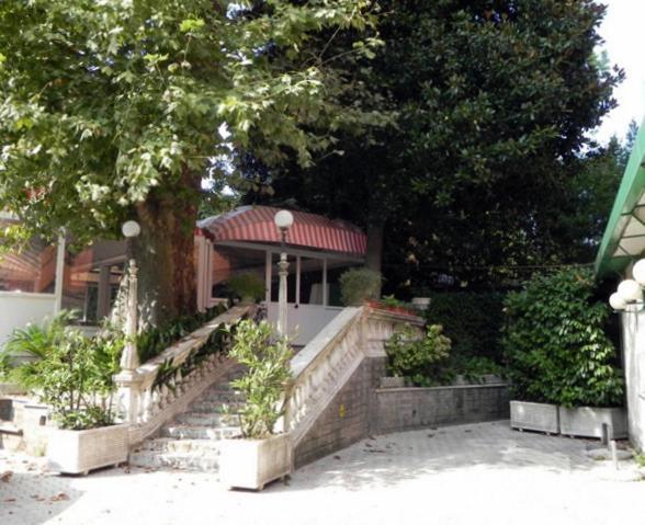 Hotel Villa Robinia Genzano di Roma Εξωτερικό φωτογραφία