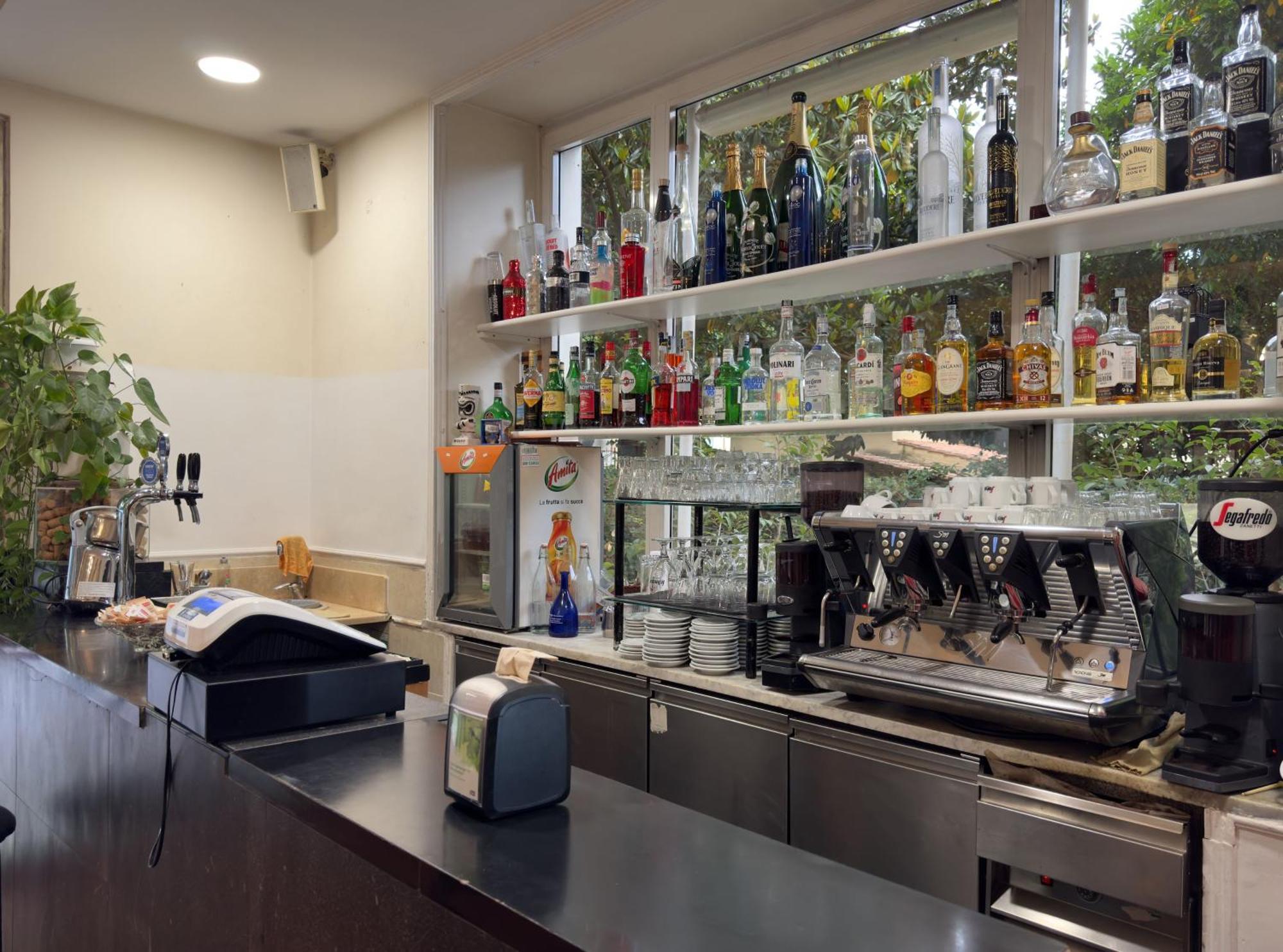 Hotel Villa Robinia Genzano di Roma Εξωτερικό φωτογραφία