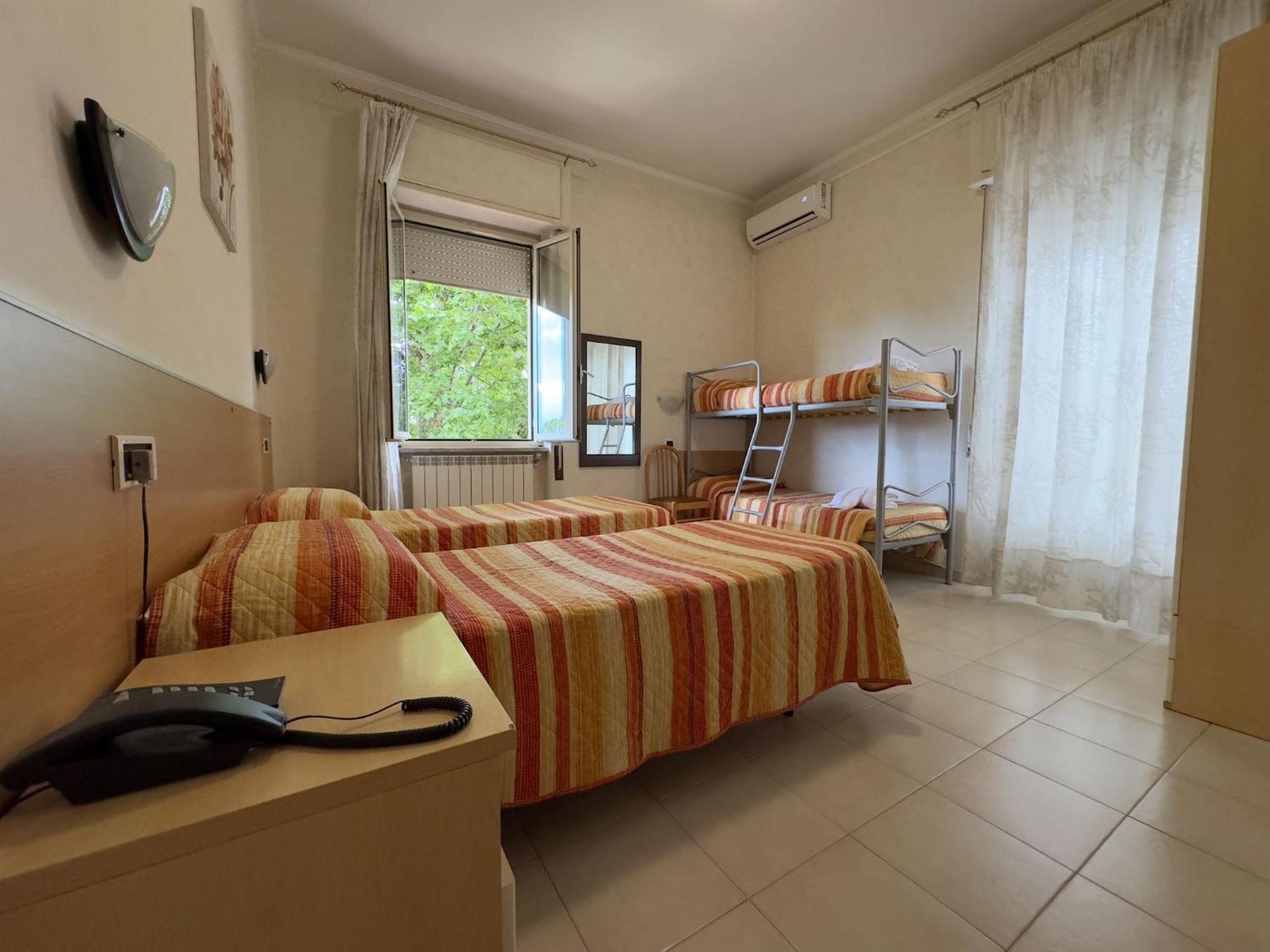 Hotel Villa Robinia Genzano di Roma Εξωτερικό φωτογραφία