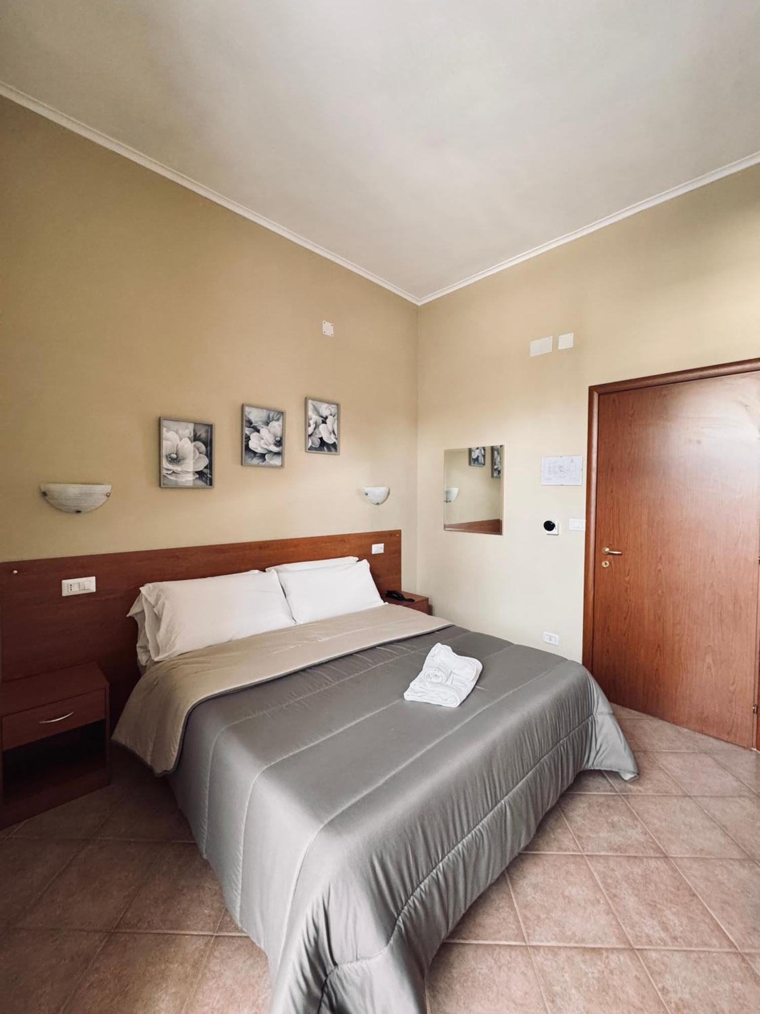 Hotel Villa Robinia Genzano di Roma Εξωτερικό φωτογραφία