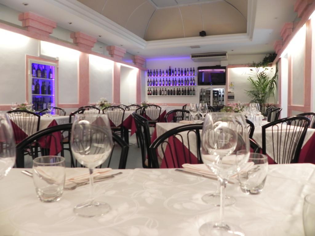 Hotel Villa Robinia Genzano di Roma Εξωτερικό φωτογραφία