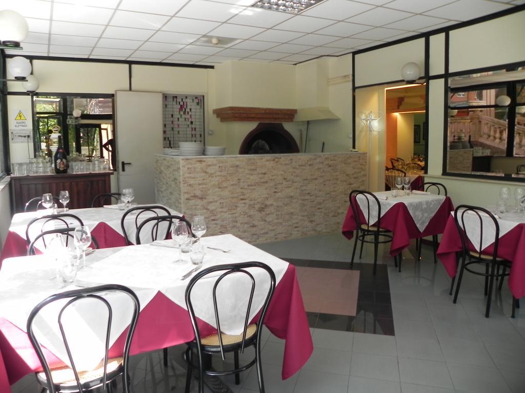 Hotel Villa Robinia Genzano di Roma Εξωτερικό φωτογραφία