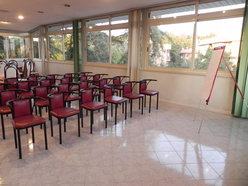 Hotel Villa Robinia Genzano di Roma Εξωτερικό φωτογραφία