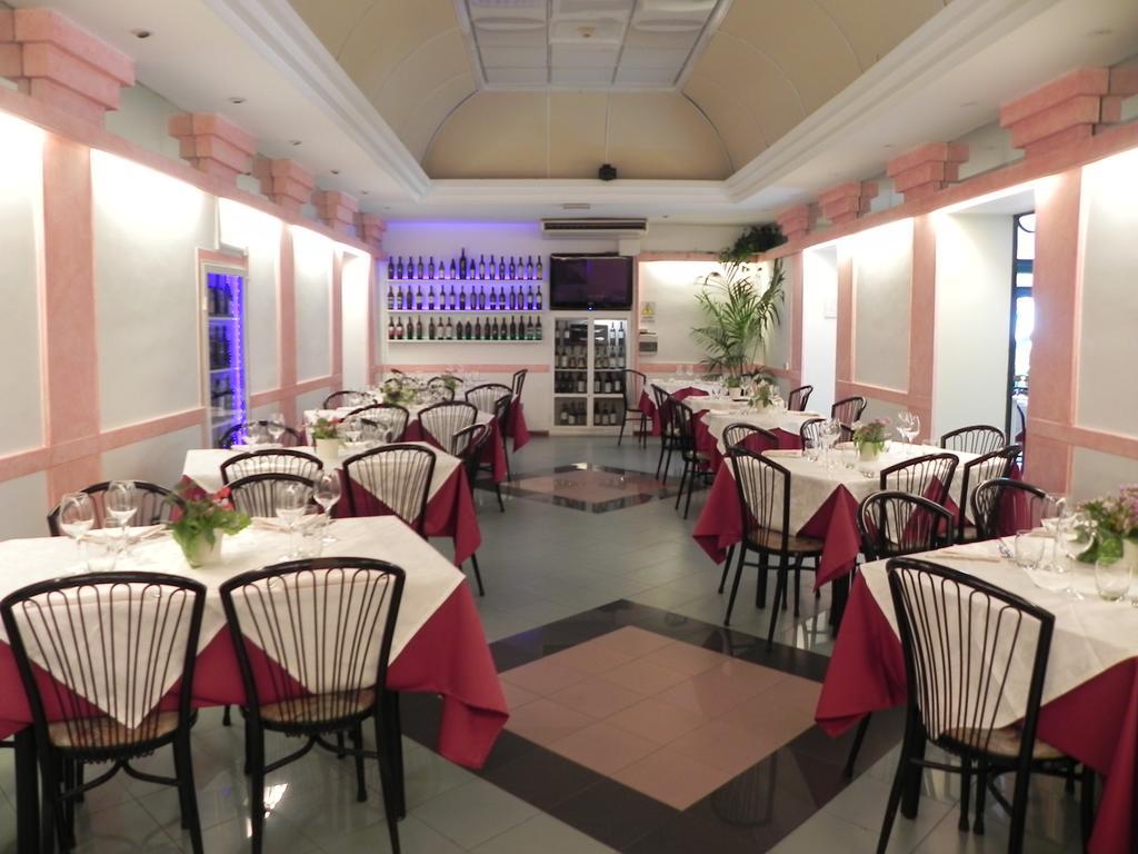 Hotel Villa Robinia Genzano di Roma Εξωτερικό φωτογραφία