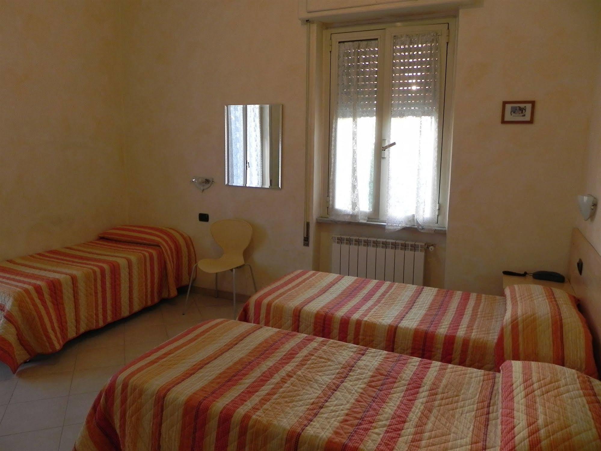 Hotel Villa Robinia Genzano di Roma Εξωτερικό φωτογραφία