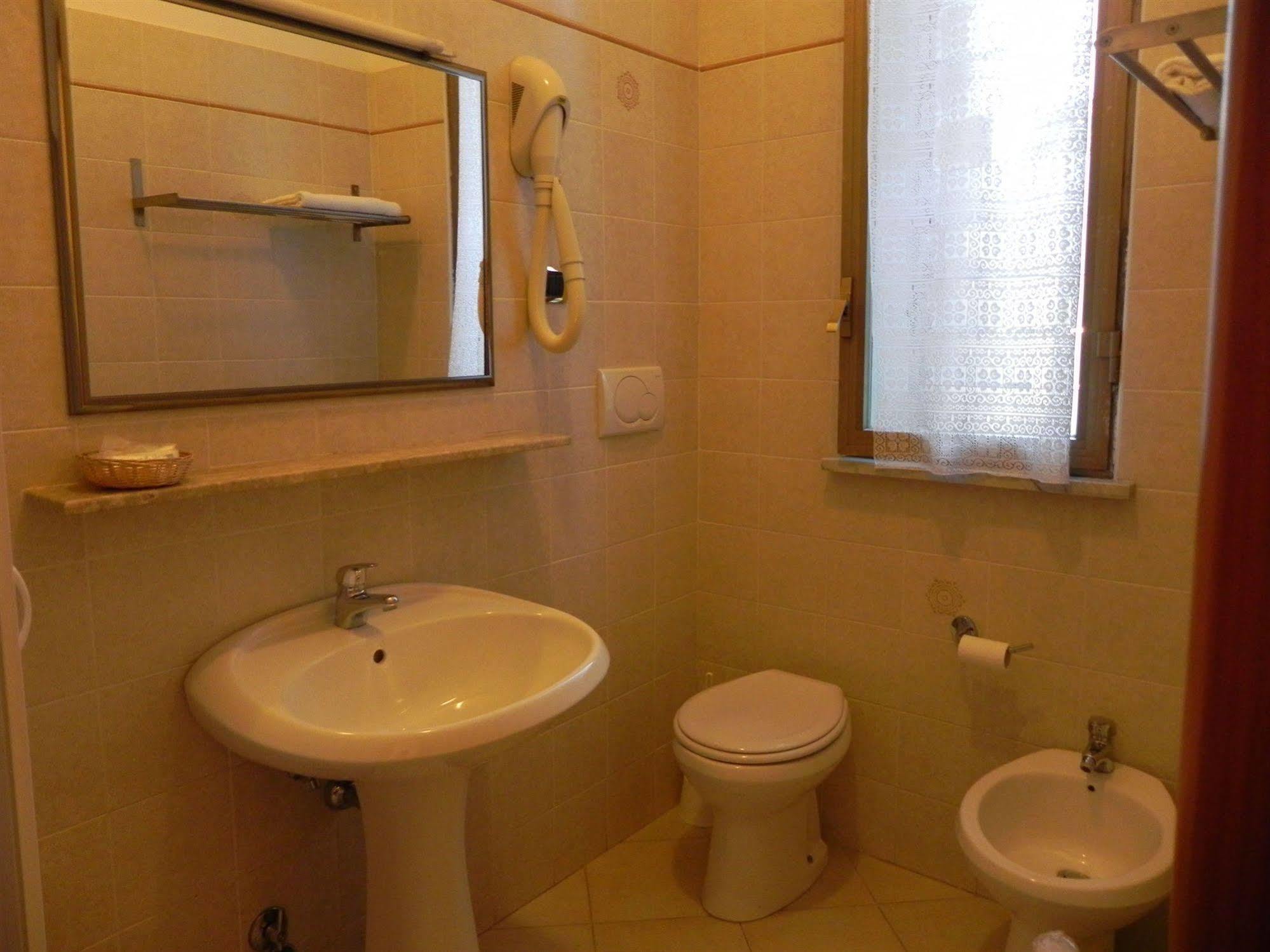 Hotel Villa Robinia Genzano di Roma Εξωτερικό φωτογραφία
