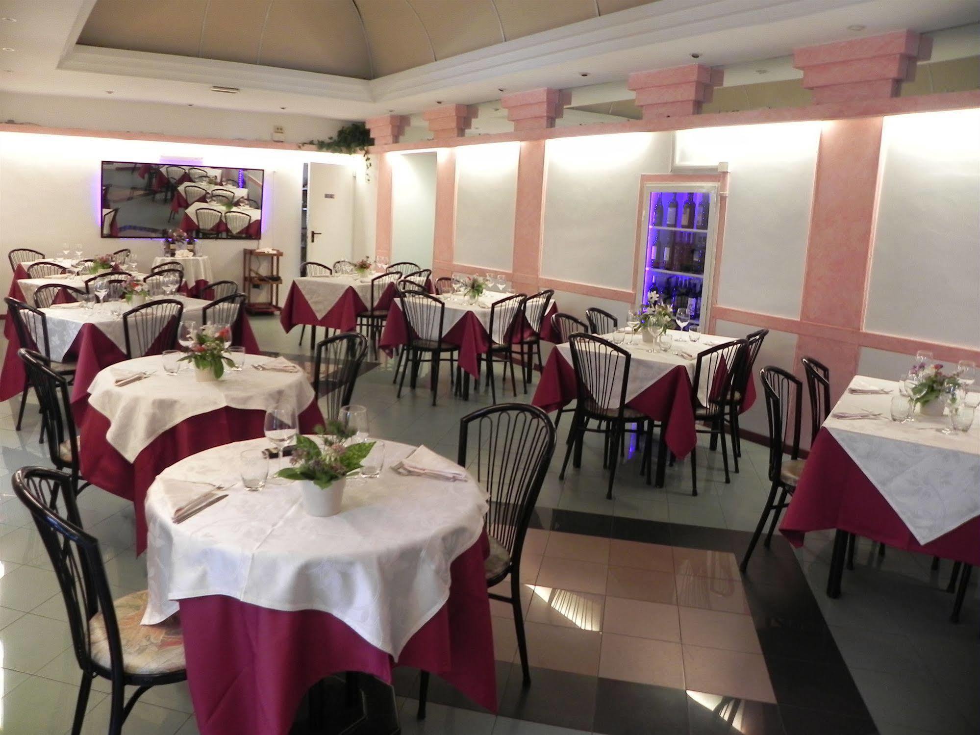 Hotel Villa Robinia Genzano di Roma Εξωτερικό φωτογραφία