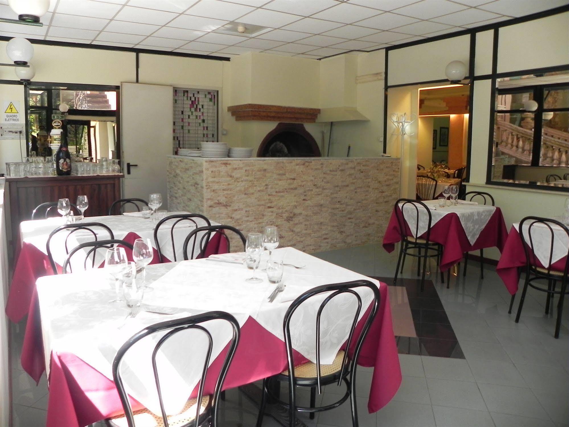 Hotel Villa Robinia Genzano di Roma Εξωτερικό φωτογραφία